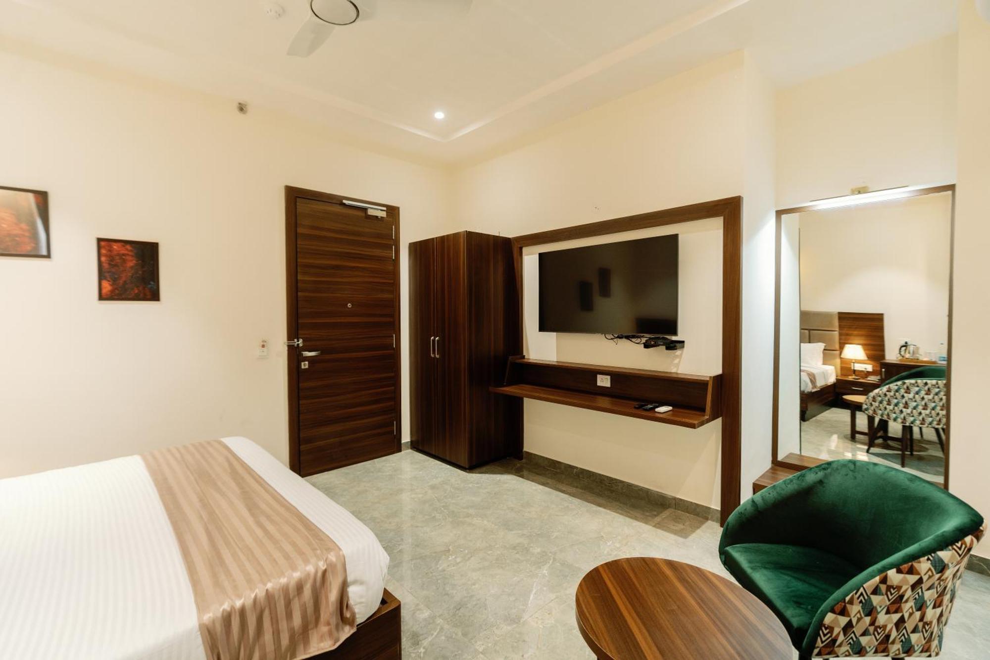 Grand Heritage Hotel & Resort Ludhiana Exterior photo